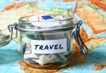 TRAVELLING THIS SUMMER? 5 TIPS TO HELP YOU MANAGE YOUR MONEY EFFECTIVELY
