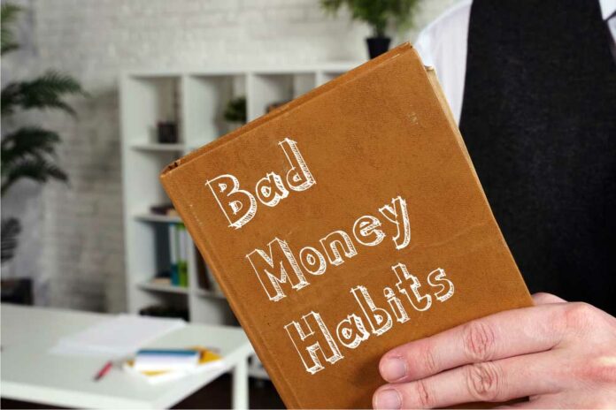 BLOG-IMAGES-280823-5 Bad money habits to avoid