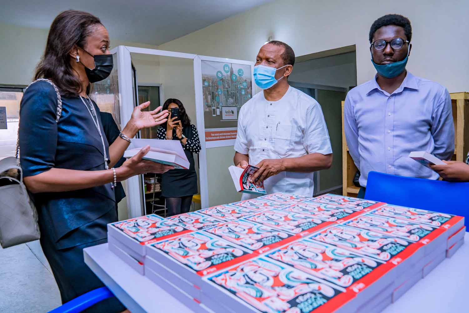 uba-foundation-donates-books.jpg9